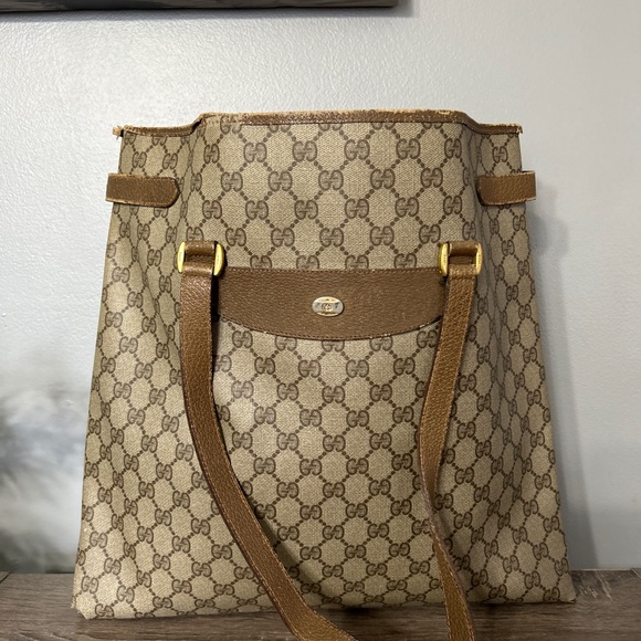 Gucci Handbags - Gucci tote